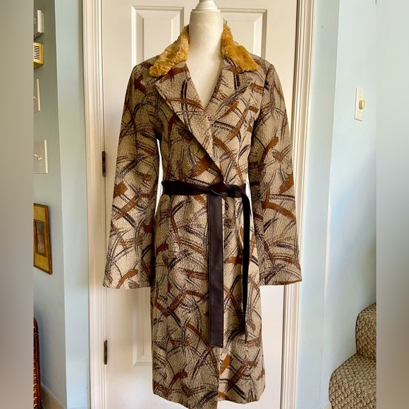 Bisou Bisou Jackets & Blazers - Bisou Bisou Michelle Bombat Midlength Coat with Faux Fur Collar. Size 6